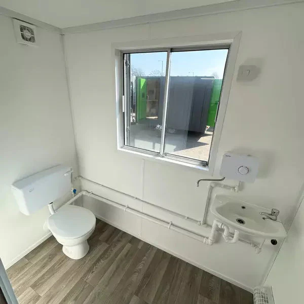 Contenedor de oficina 2,4 x 6,4 m con bano y cocina - Imagen 7