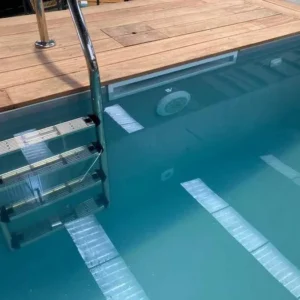 Alternative view of Contenedor piscina de 20 pies