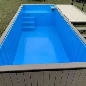 Alternative view of Piscina contenedor elevada con terraza integrada